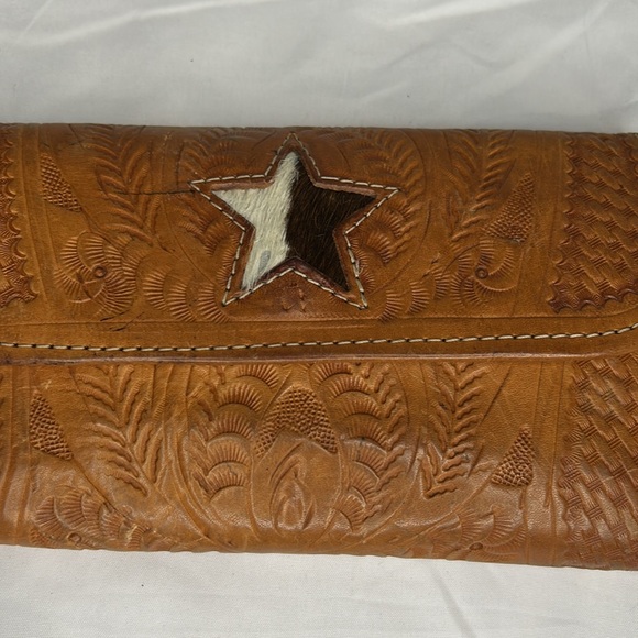 Brown Leather and fur embossed floral design wallet. Holds 12 cards. - Picture 3 of 13